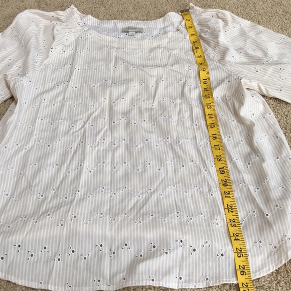 Loft outlet large tan/cream eyelet off shoulder / on shoulder blouse. - Picture 5 of 9